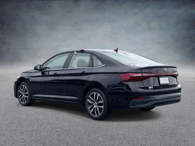 Used 2025 Volkswagen Jetta SE FWD image 4