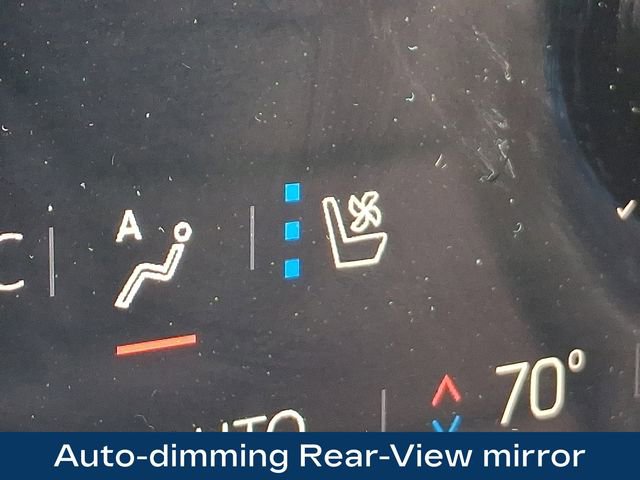 Used 2025 GMC Yukon Denali AWD/4WD image 15