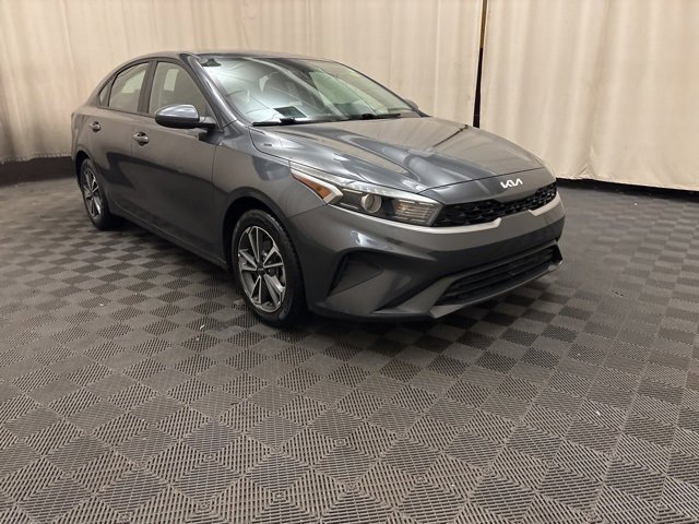 Certified 2022 Kia Forte LXS image 3