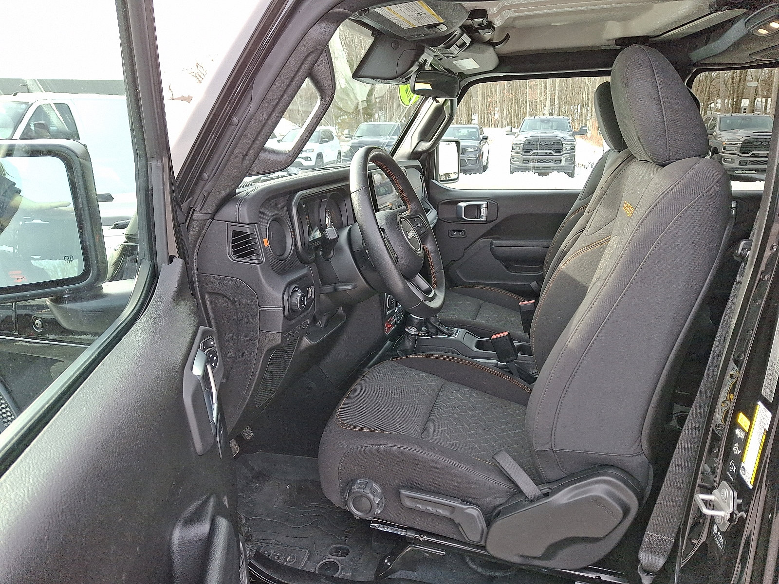 Used 2024 Jeep Gladiator Mojave w/ Convenience Group image 13