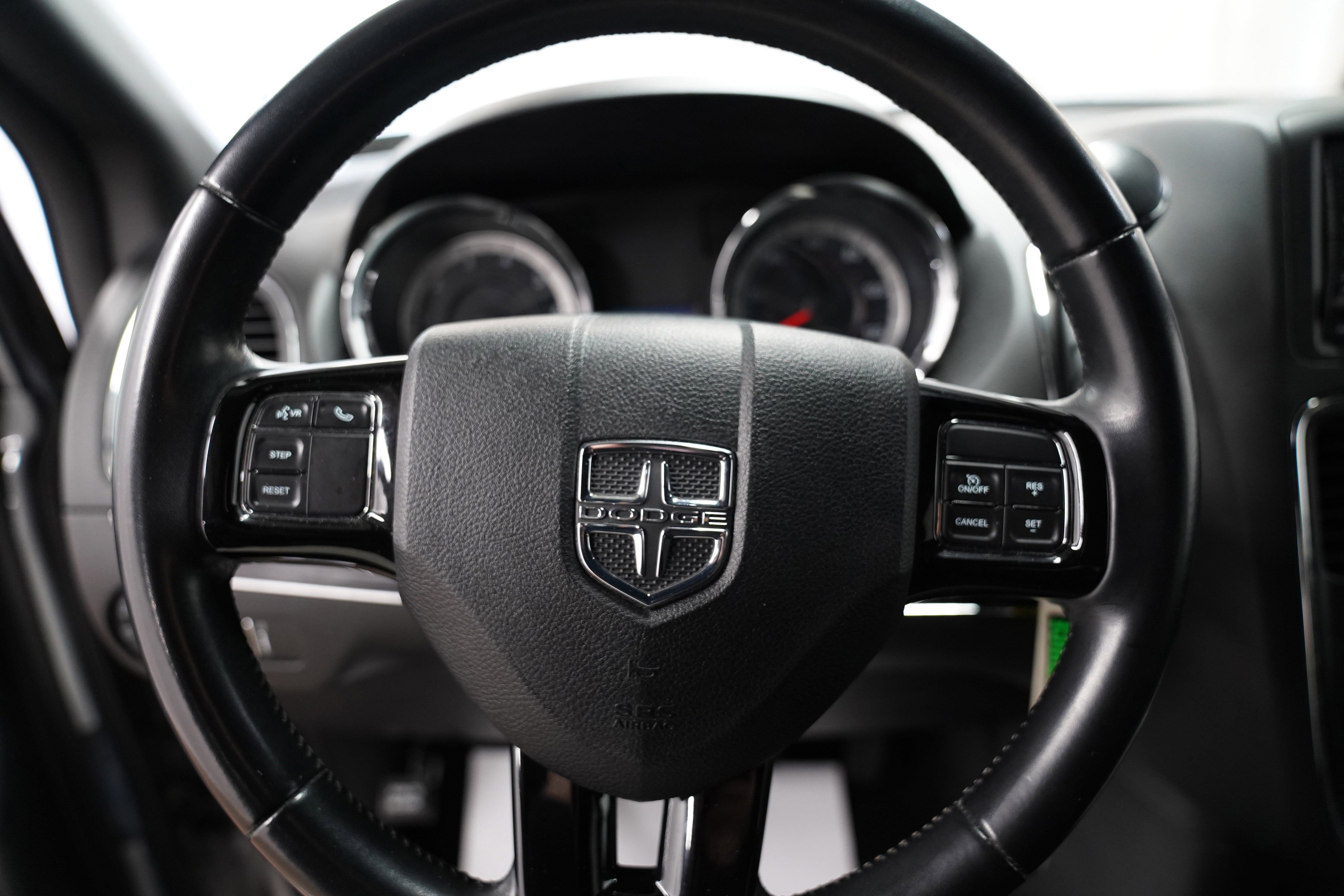 Used 2019 Dodge Grand Caravan SE FWD image 20