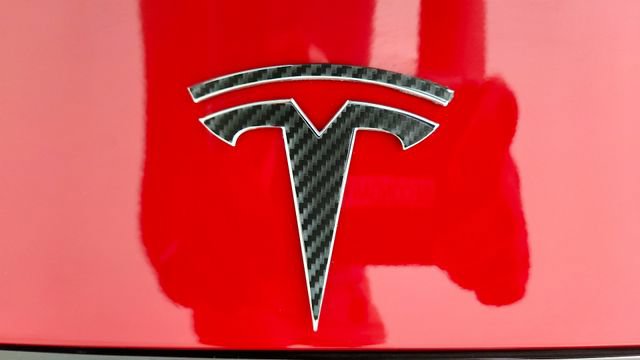 Used 2021 Tesla Model S Plaid AWD/4WD image 32