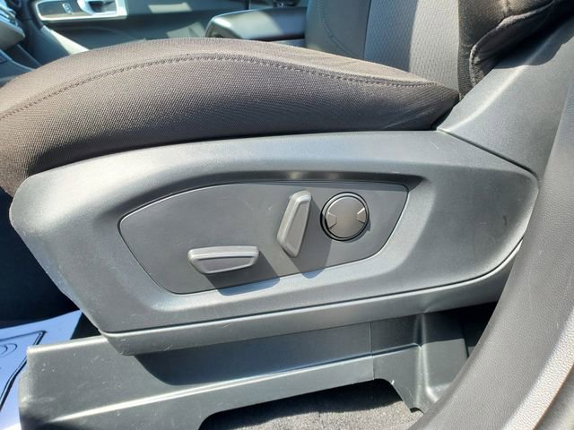 Used 2024 Ford Explorer XLT AWD/4WD image 5