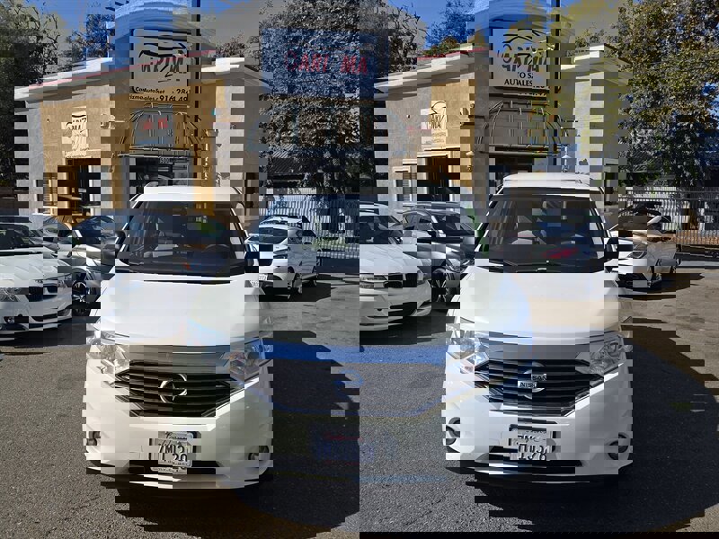 Used 2016 Nissan Quest SV image 2