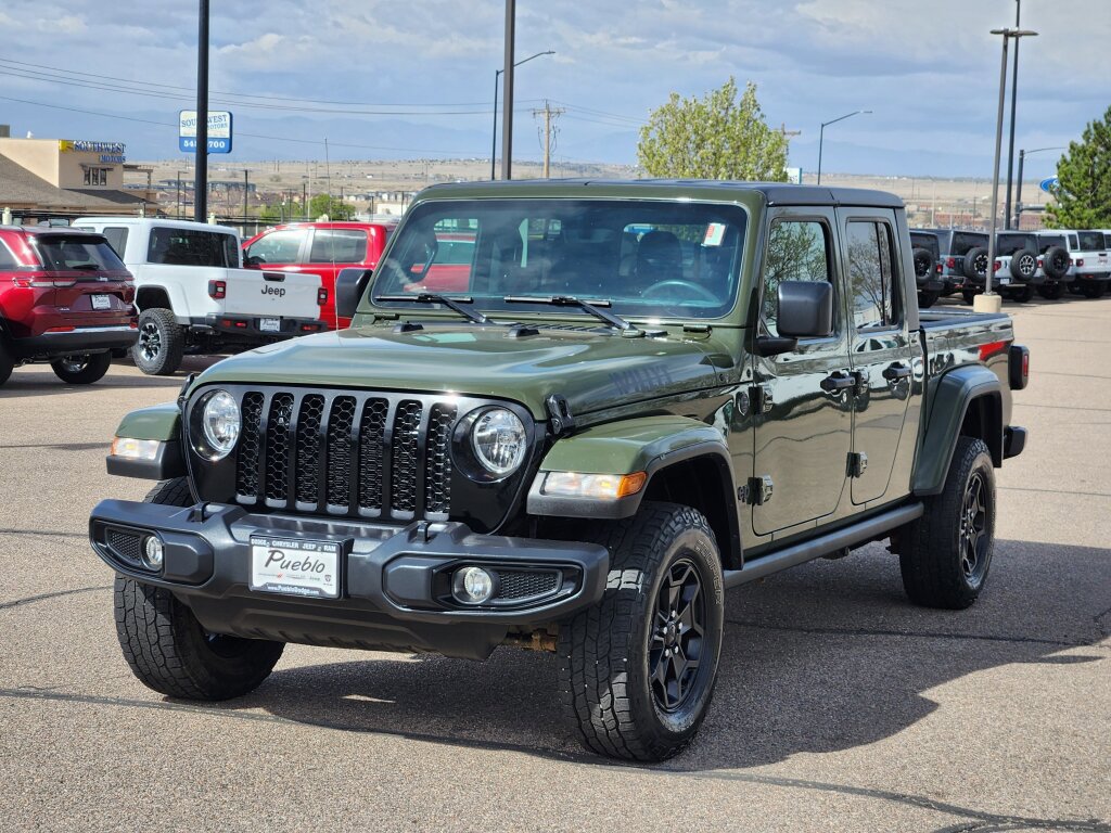 Used 2023 Jeep Gladiator Willys AWD/4WD image 5
