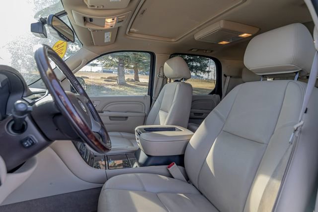 Used 2014 Cadillac Escalade Luxury image 18