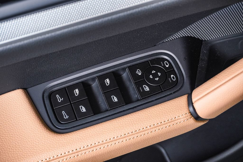 New 2026 Porsche Cayenne Coupe AWD/4WD image 26