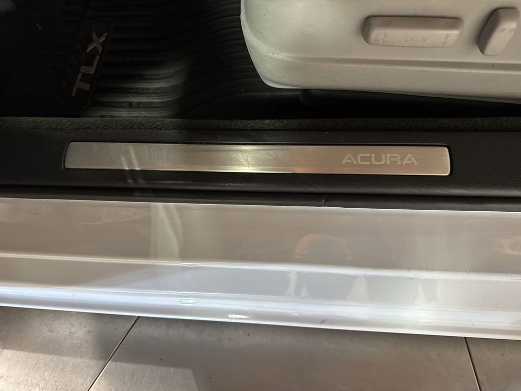 Used 2015 Acura TLX V6 image 18