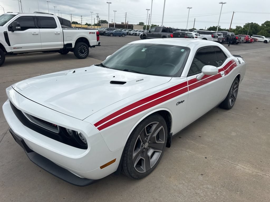 Used 2012 Dodge Challenger R/T RWD image 2
