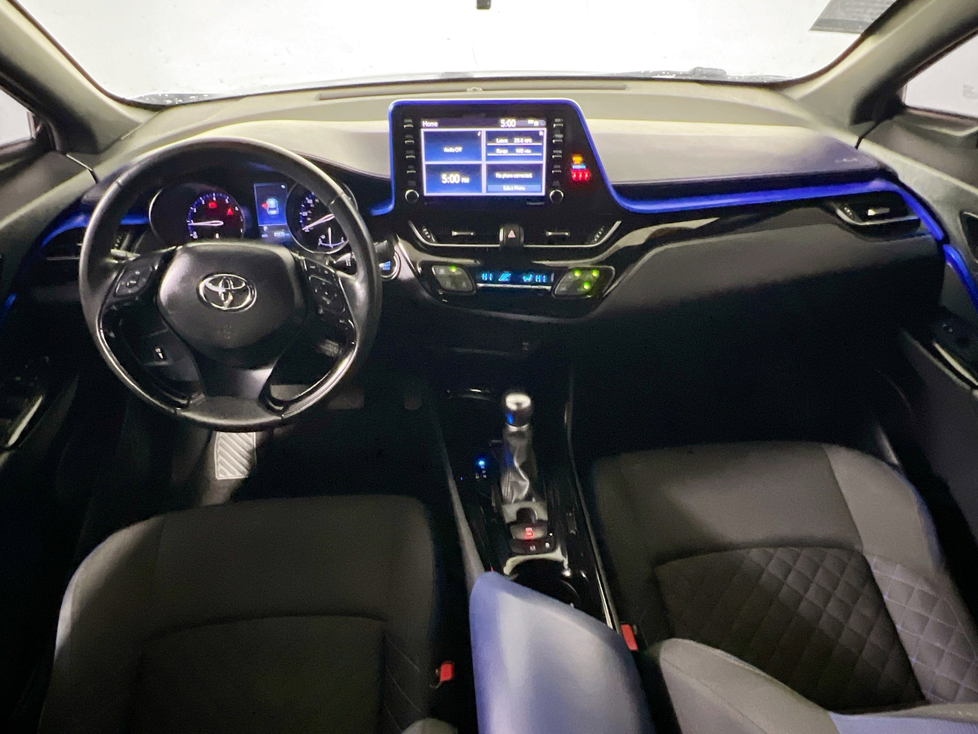 Used 2020 Toyota C-HR XLE image 29