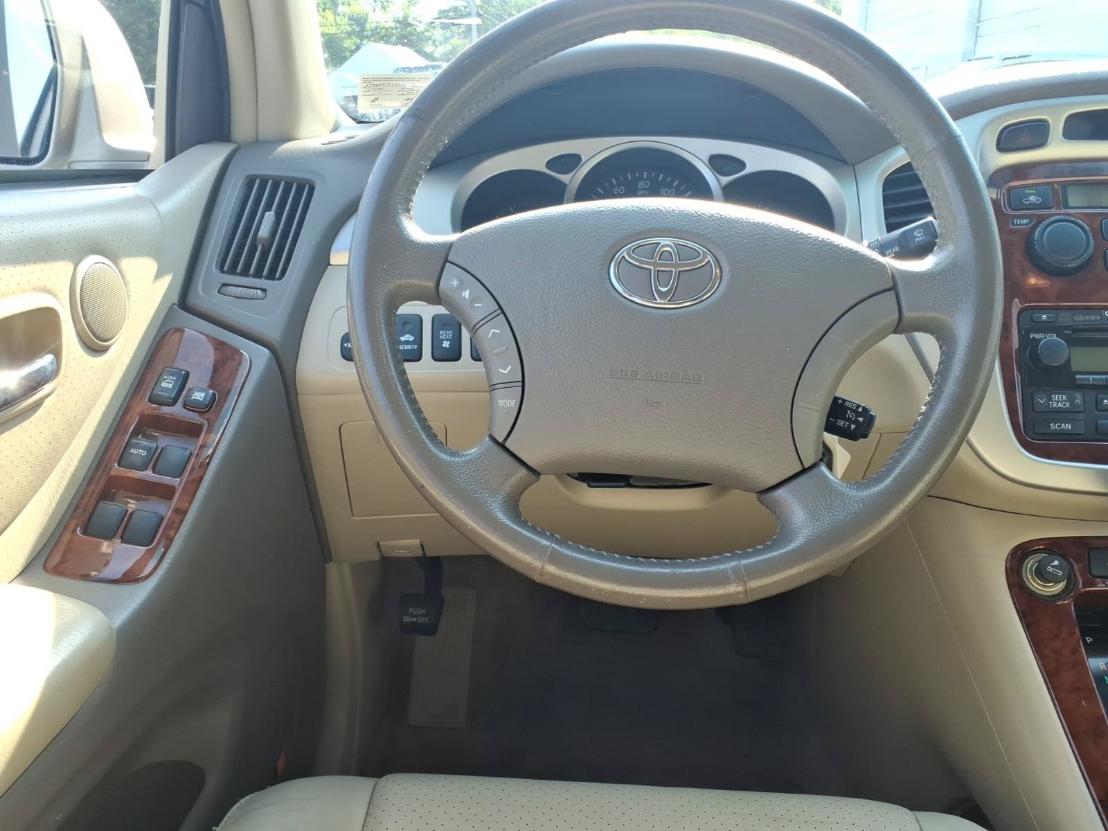 Used 2006 Toyota Highlander Limited w/ Leather Trim Pkg AWD/4WD image 6