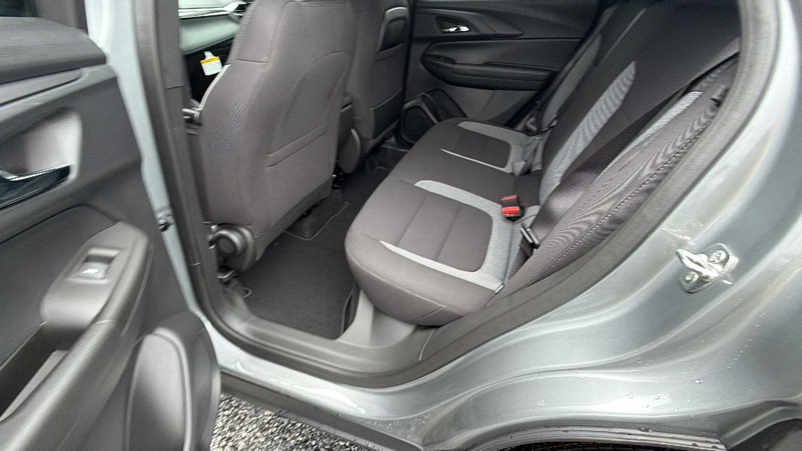 New 2026 Chevrolet TrailBlazer LT w/ Midnight Edition FWD image 18