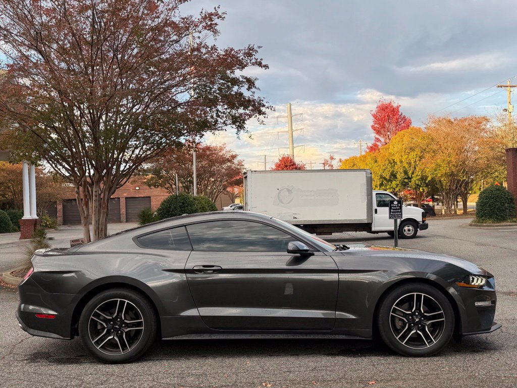 Used 2018 Ford Mustang Premium RWD image 6
