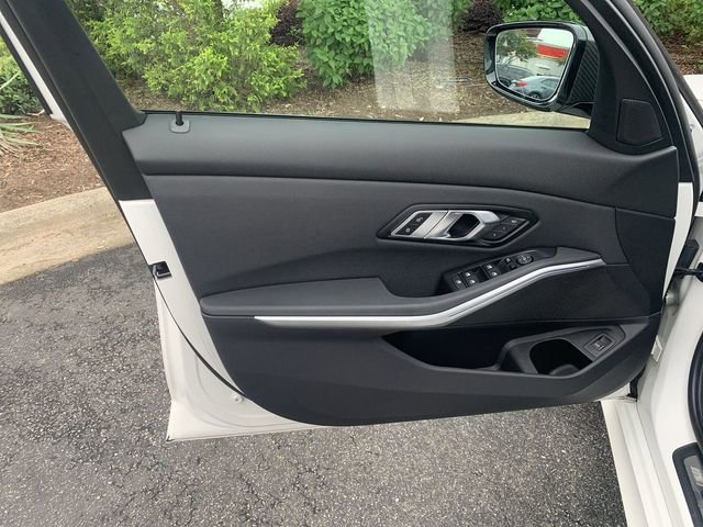Used 2020 BMW 330i xDrive Sedan w/ M Sport Package AWD/4WD image 17