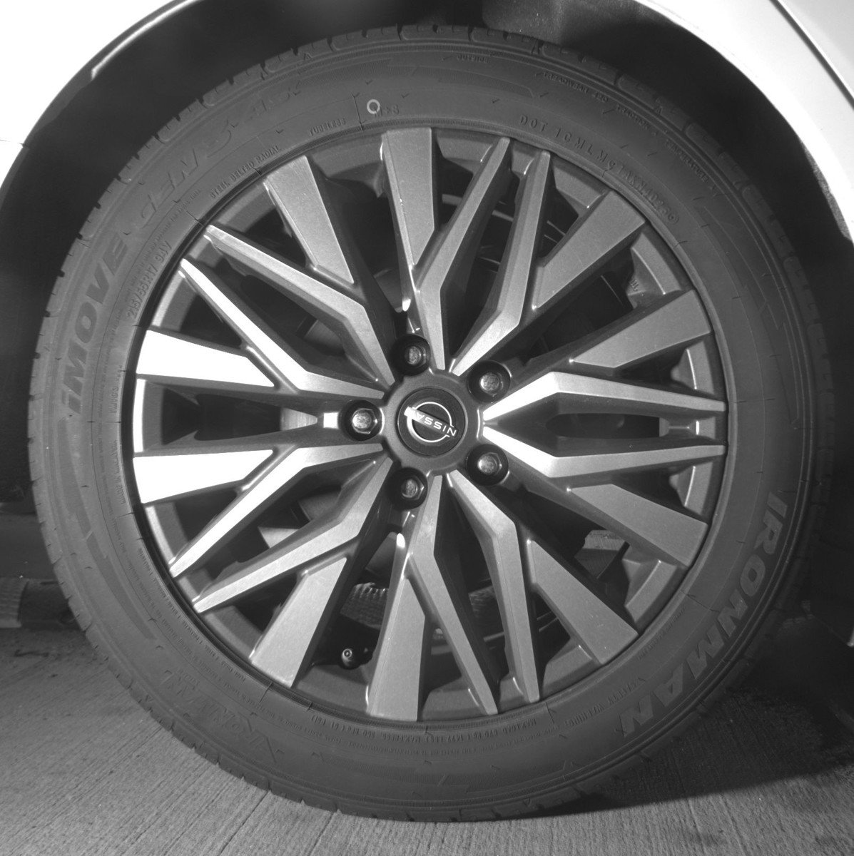 Used 2025 Nissan Altima 2.5 SV image 15