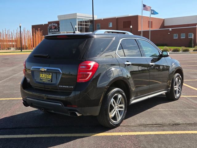 Used 2016 Chevrolet Equinox LTZ w/ Enhanced Convenience Package AWD/4WD image 3
