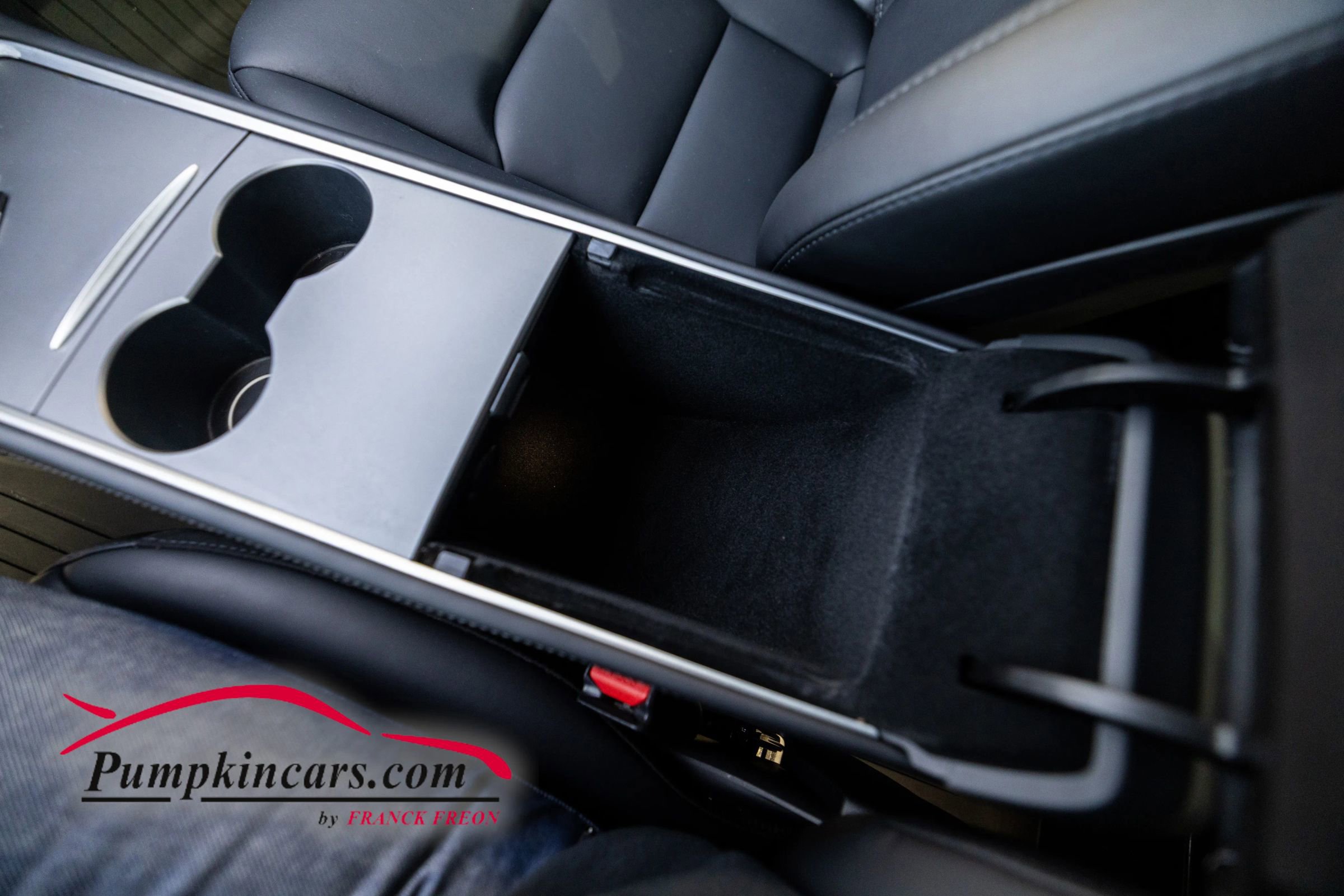 Used 2022 Tesla Model Y Long Range image 35