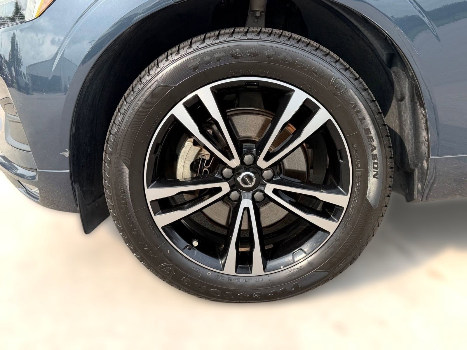 Used 2021 Volvo XC60 T5 Momentum w/ Premium Package AWD/4WD image 12