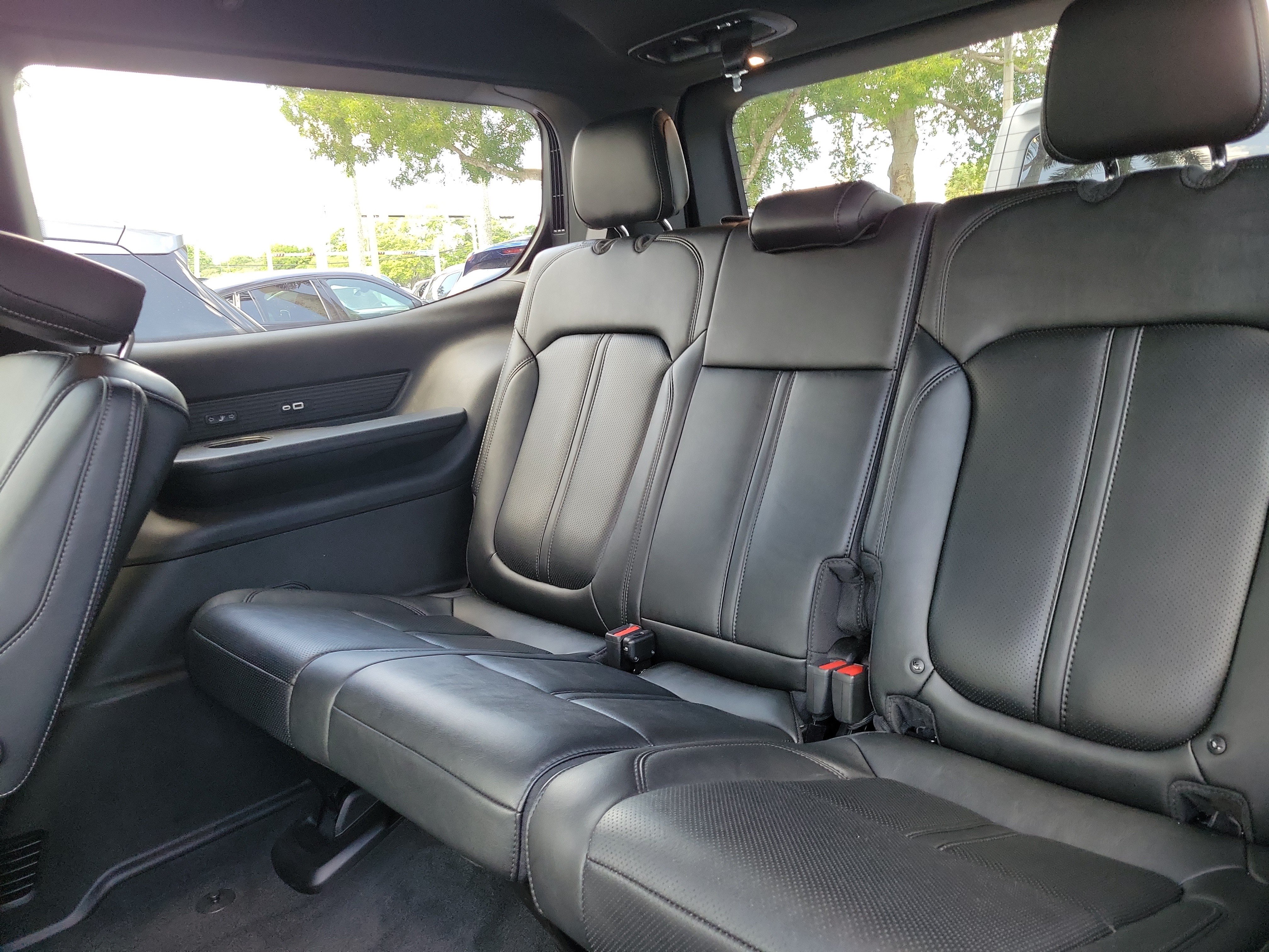 Used 2026 Jeep Grand Wagoneer Limited AWD/4WD image 10