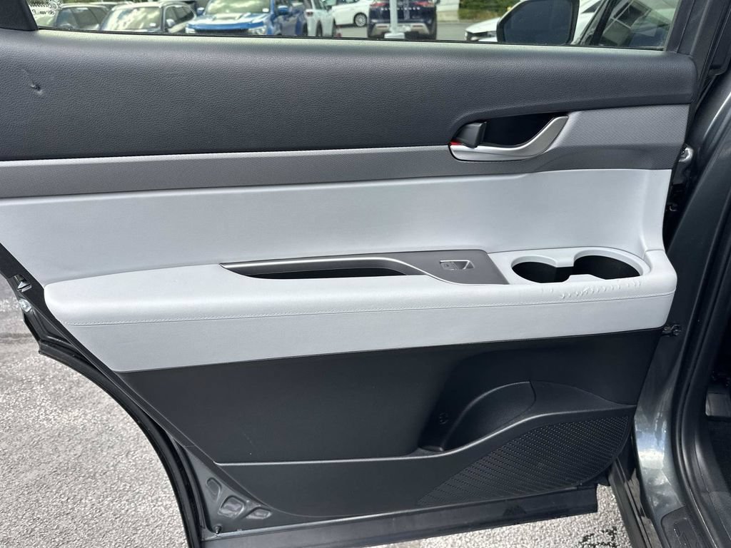 Used 2021 Hyundai Palisade SE FWD image 27