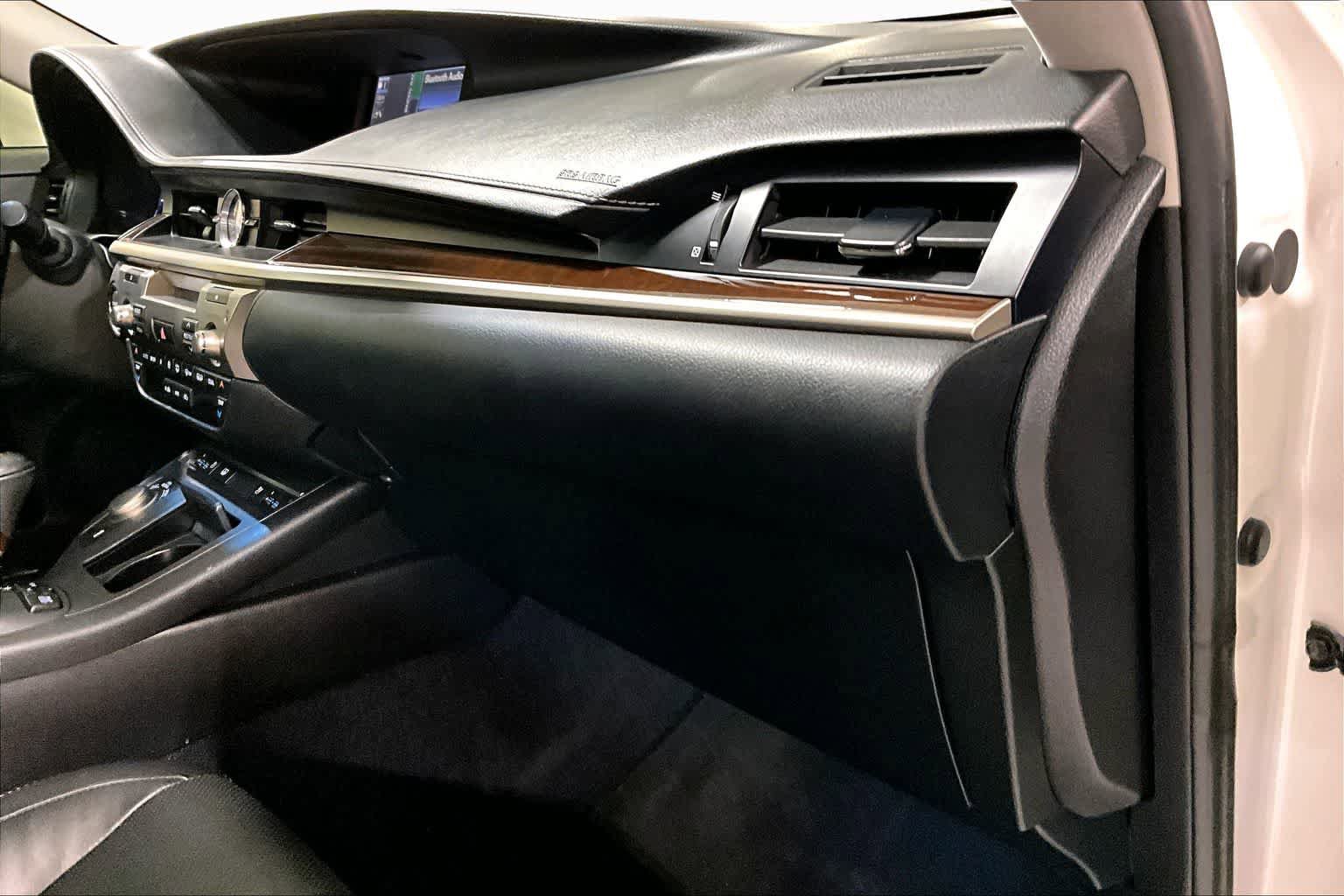 Used 2014 Lexus ES 350 w/ Luxury Package FWD image 18