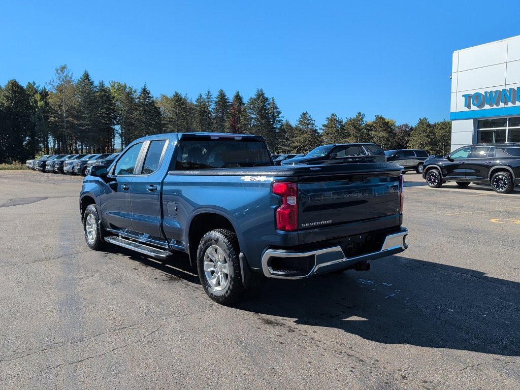 Used 2021 Chevrolet Silverado 1500 LT w/ Bed Protection Package AWD/4WD image 3