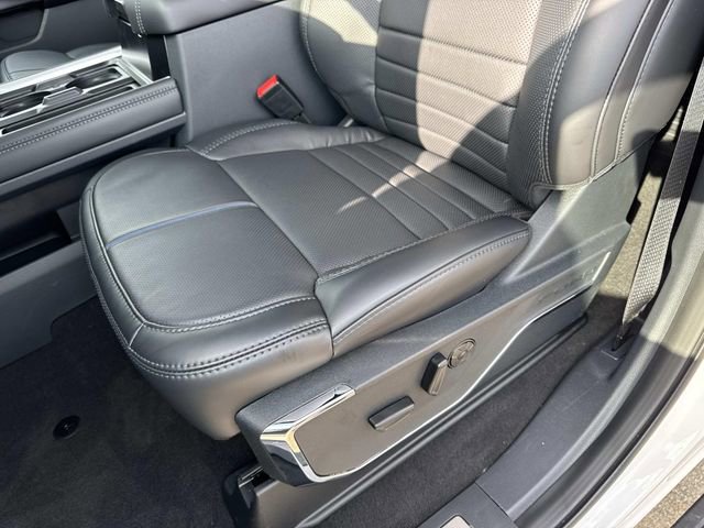 New 2026 Ford F250 Platinum w/ FX4 Off-Road Package image 17