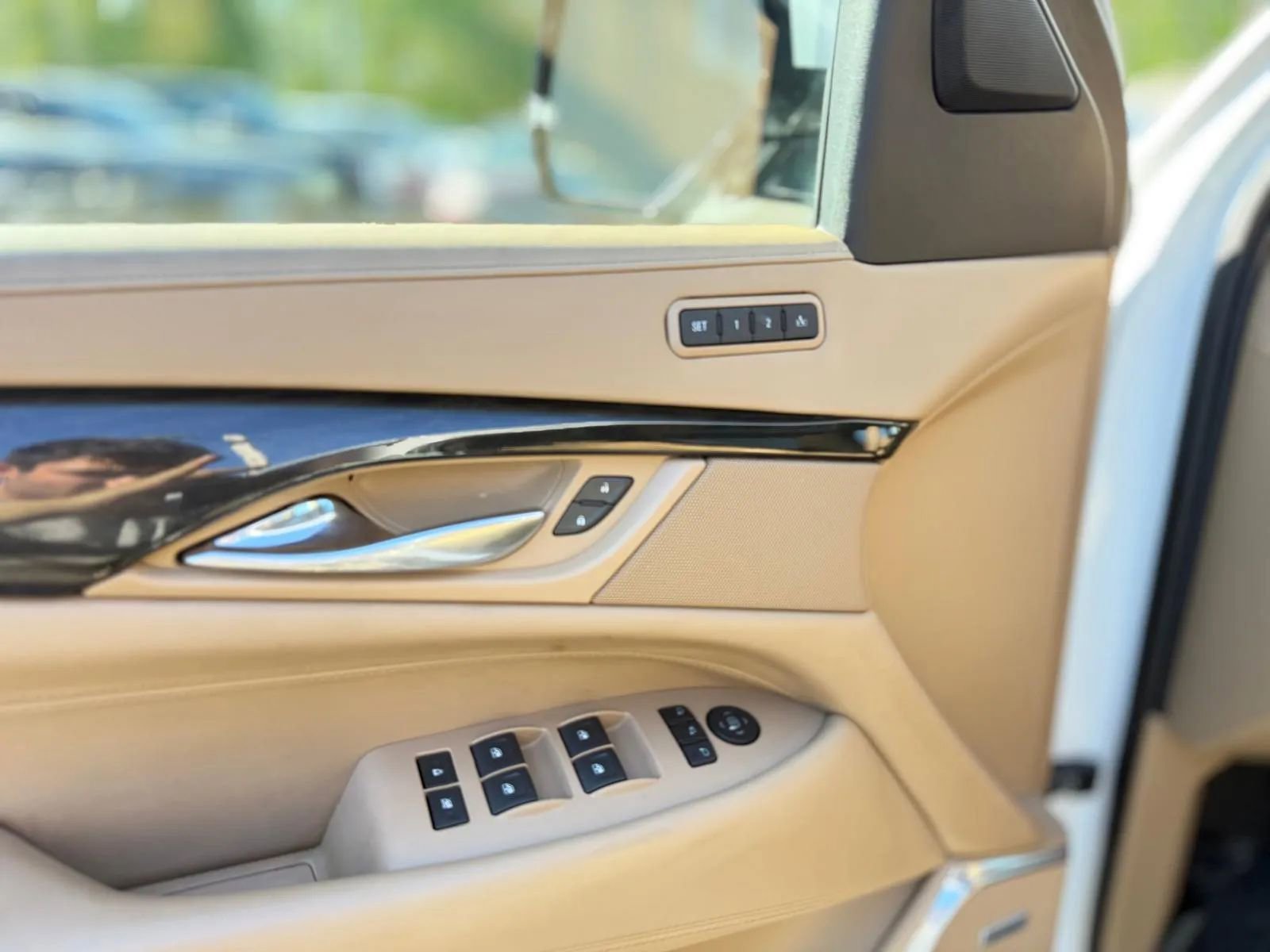 Used 2018 Cadillac Escalade ESV Platinum AWD/4WD image 44