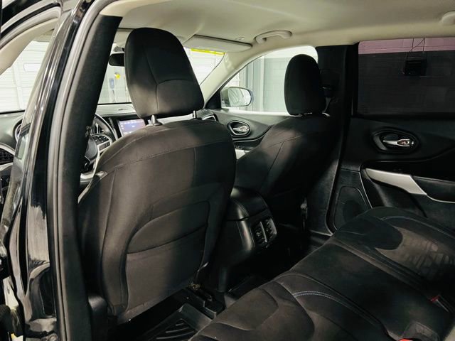 Used 2019 Jeep Cherokee Latitude image 23