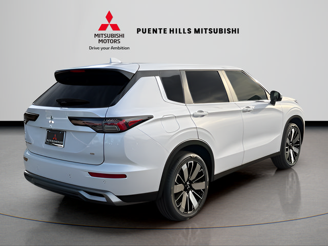 New 2026 Mitsubishi Outlander FWD image 5