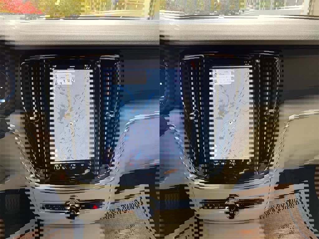 Certified 2024 Volvo S60 B5 Core image 20