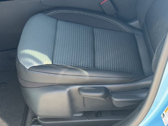 New 2026 Chevrolet Trax LT w/ Sunroof Package FWD image 32