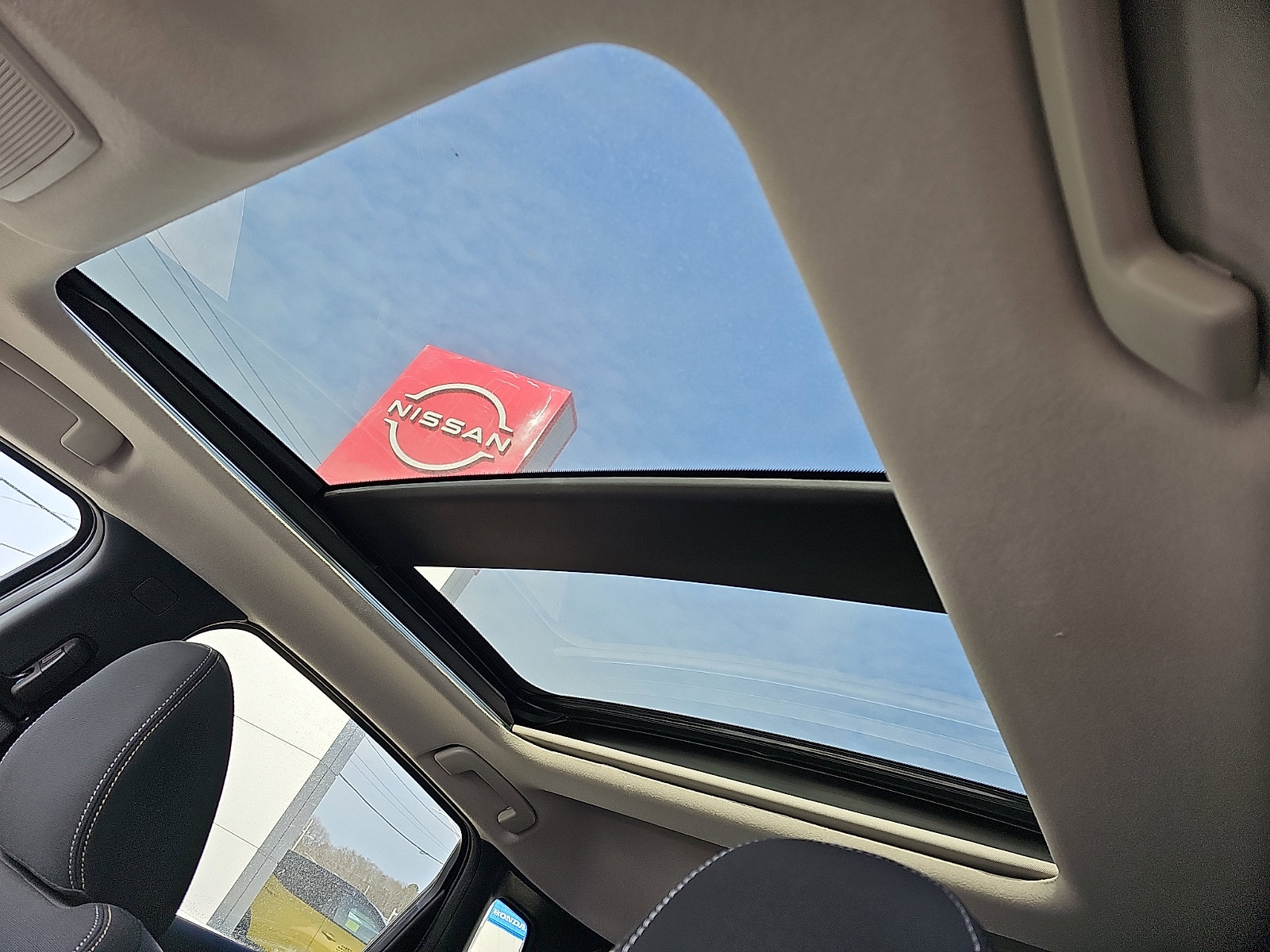 New 2026 Nissan Kicks SV w/ SV Premium Package image 9