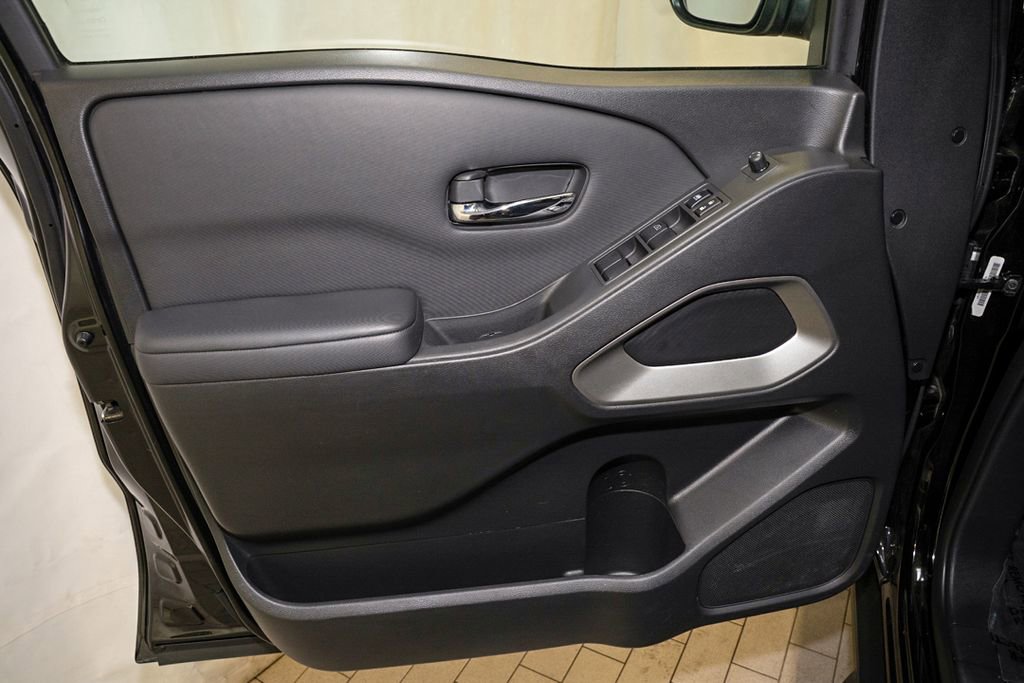 Certified 2023 Nissan Frontier SV w/ Technology Package image 11