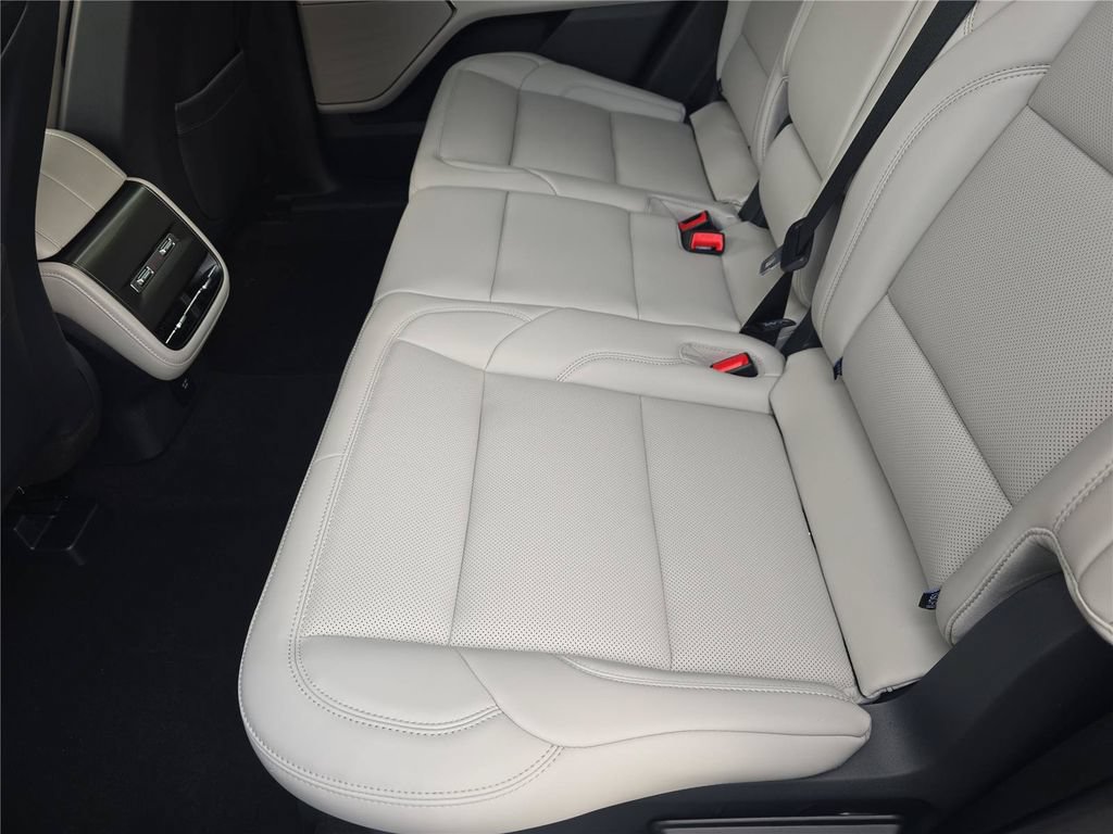 New 2026 Lincoln Nautilus Premier w/ Equipment Group 102A AWD/4WD image 12