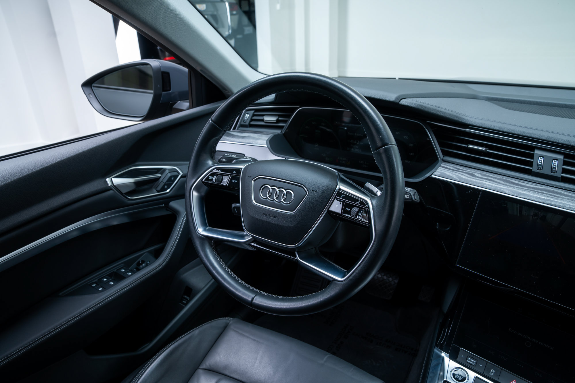Used 2024 Audi Q8 e-tron Premium Plus AWD/4WD image 10