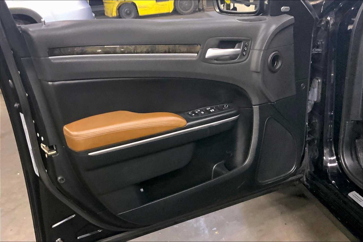 Used 2018 Chrysler 300 Limited w/ Light Group AWD/4WD image 22