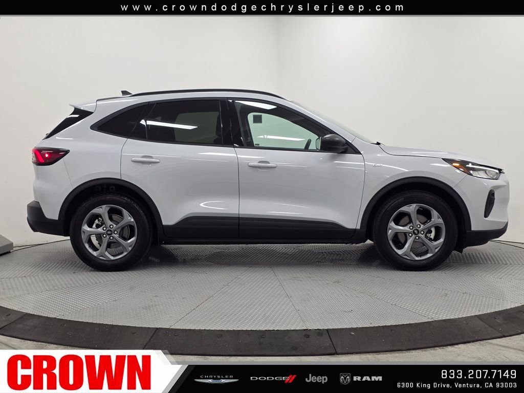 Used 2025 Ford Escape ST-Line image 8