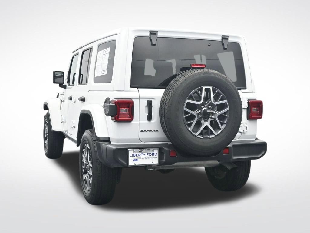 Used 2025 Jeep Wrangler Unlimited Sahara AWD/4WD image 9