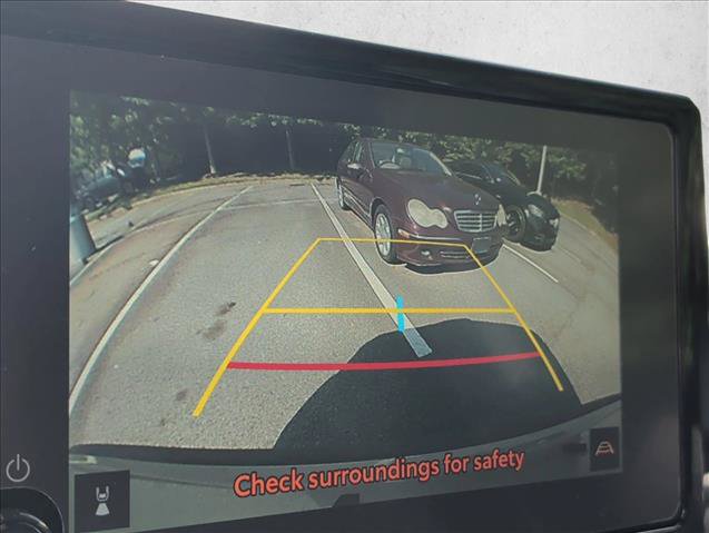 Used 2025 Toyota Corolla Cross XLE w/ Convenience Package AWD/4WD image 10