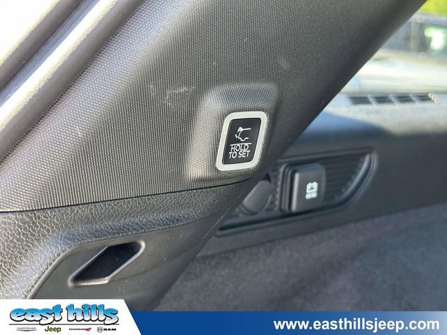 Used 2023 Jeep Grand Cherokee Overland AWD/4WD image 22