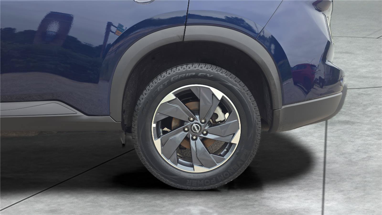Used 2025 Nissan Rogue SV FWD image 29