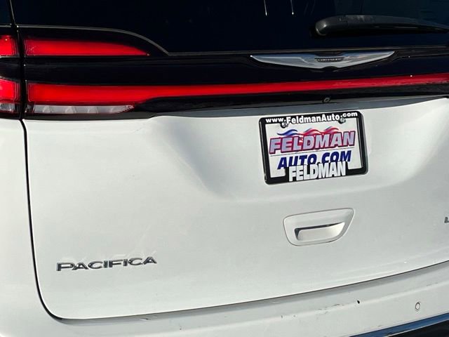 Used 2021 Chrysler Pacifica Limited image 36