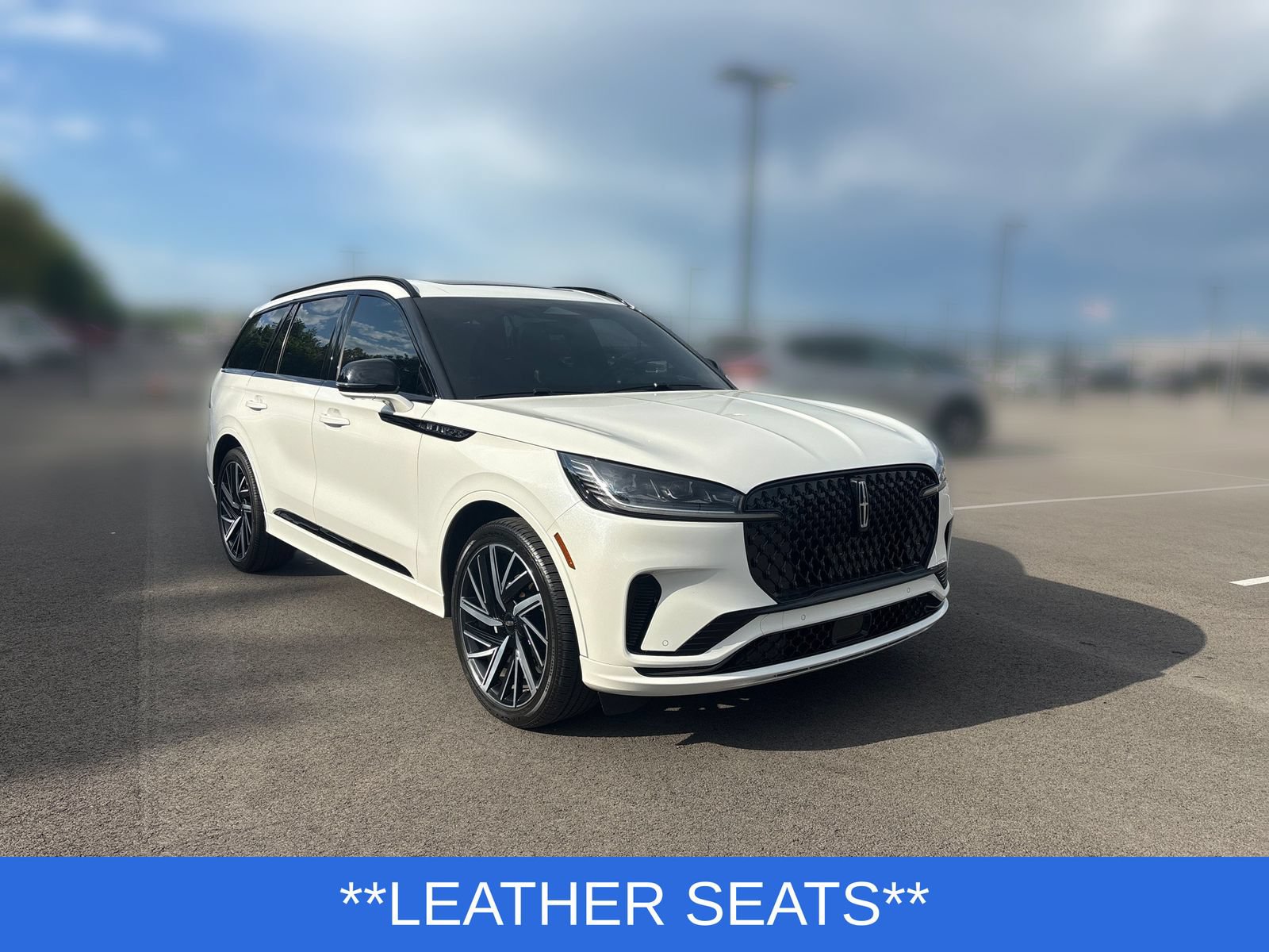 Certified 2025 Lincoln Aviator Black Label w/ Jet Appearance Package AWD/4WD image 8