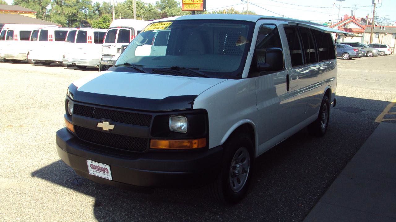 Used 2014 Chevrolet Express 1500 AWD image 4