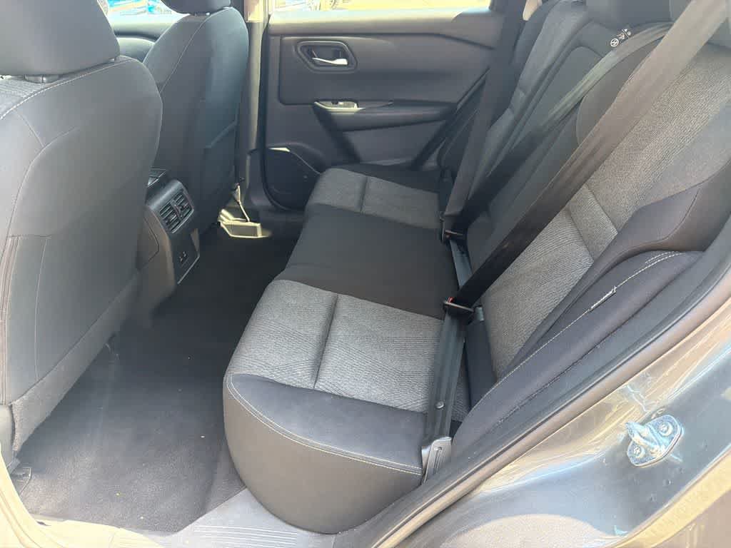 Used 2024 Nissan Rogue SV AWD/4WD image 18