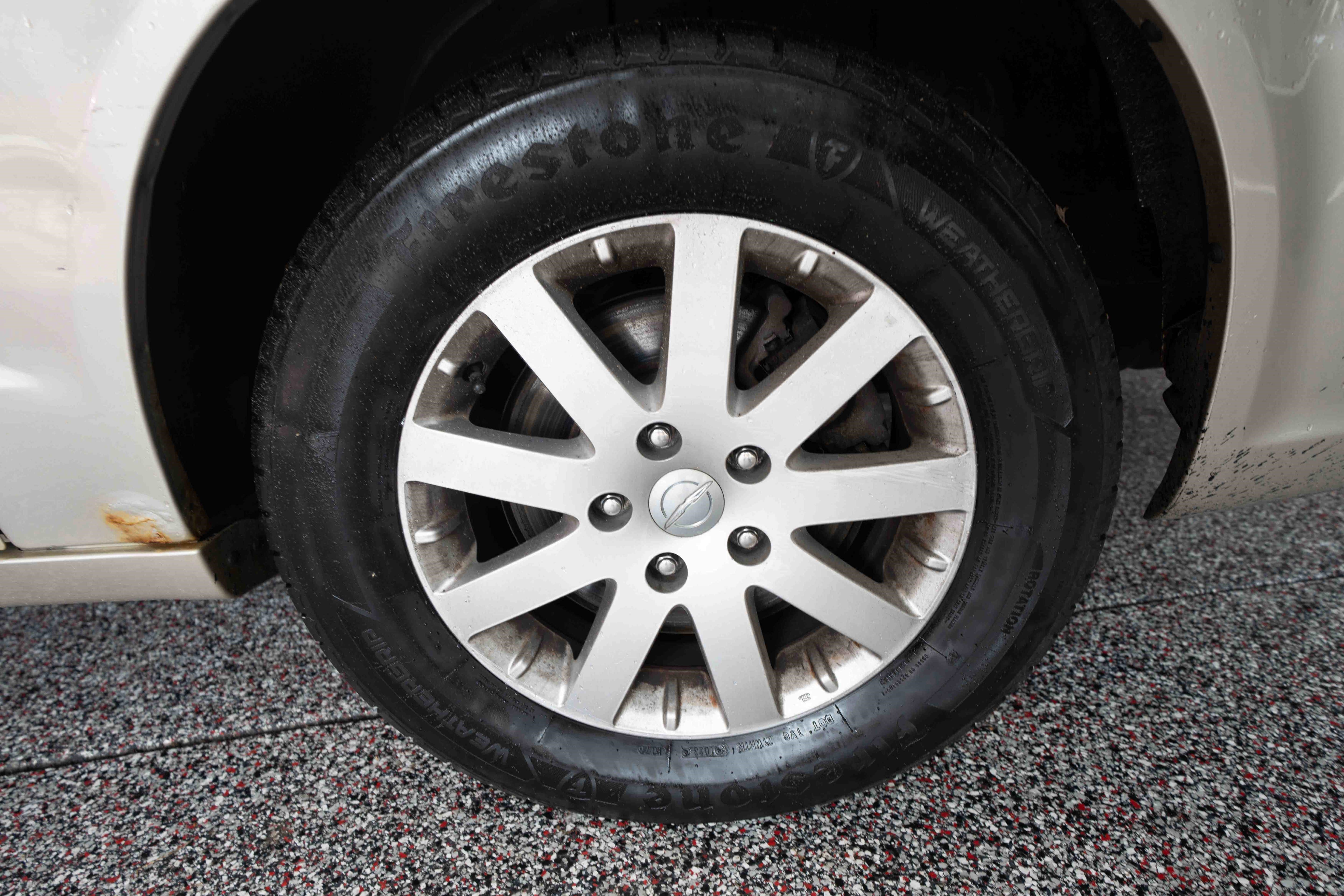 Used 2014 Chrysler Town & Country Touring image 28