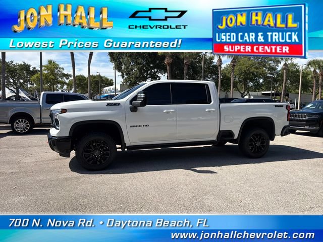 Used 2025 Chevrolet Silverado 2500 LTZ w/ LTZ Plus Package AWD/4WD image 3