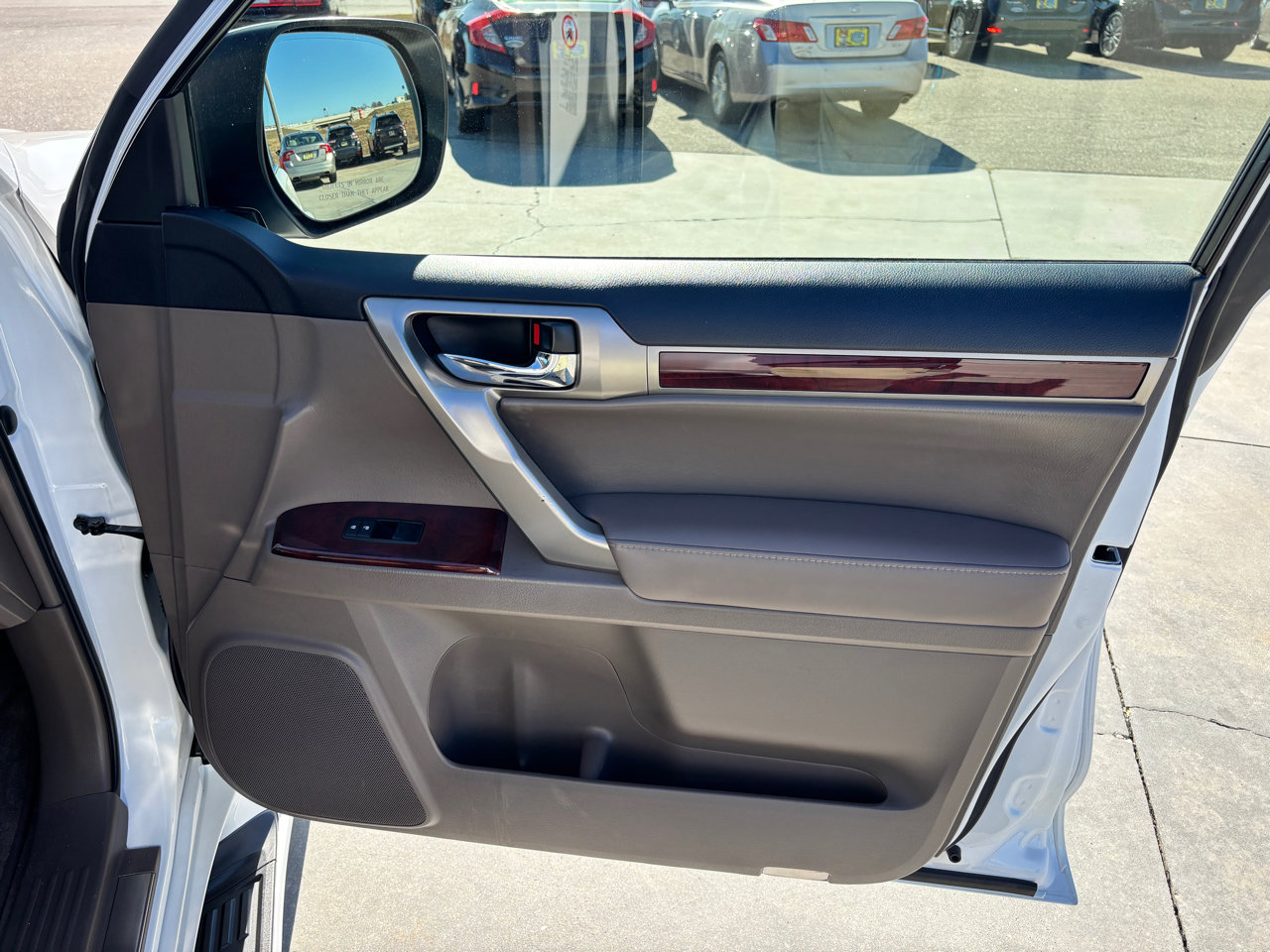 Used 2010 Lexus GX 460 image 30