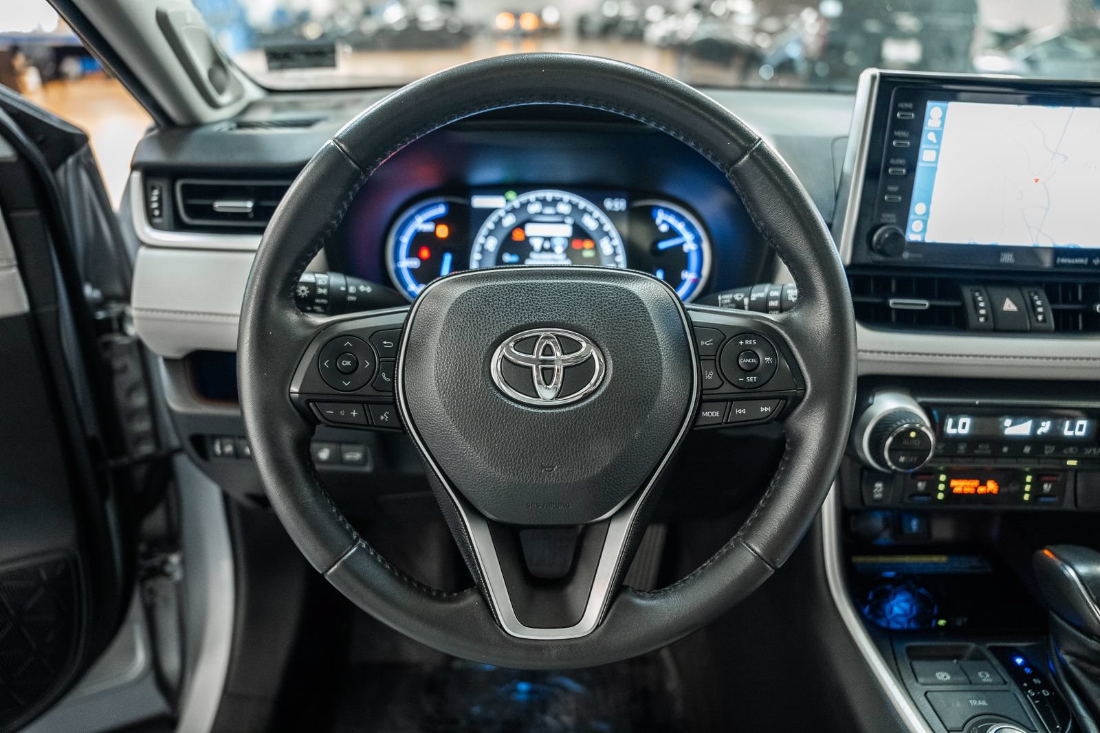Used 2020 Toyota RAV4 Limited AWD/4WD image 29